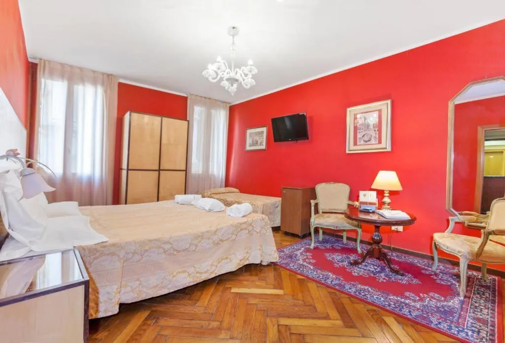 QUADRUPLE STANDARD Room, Hotel Malibran, Venice