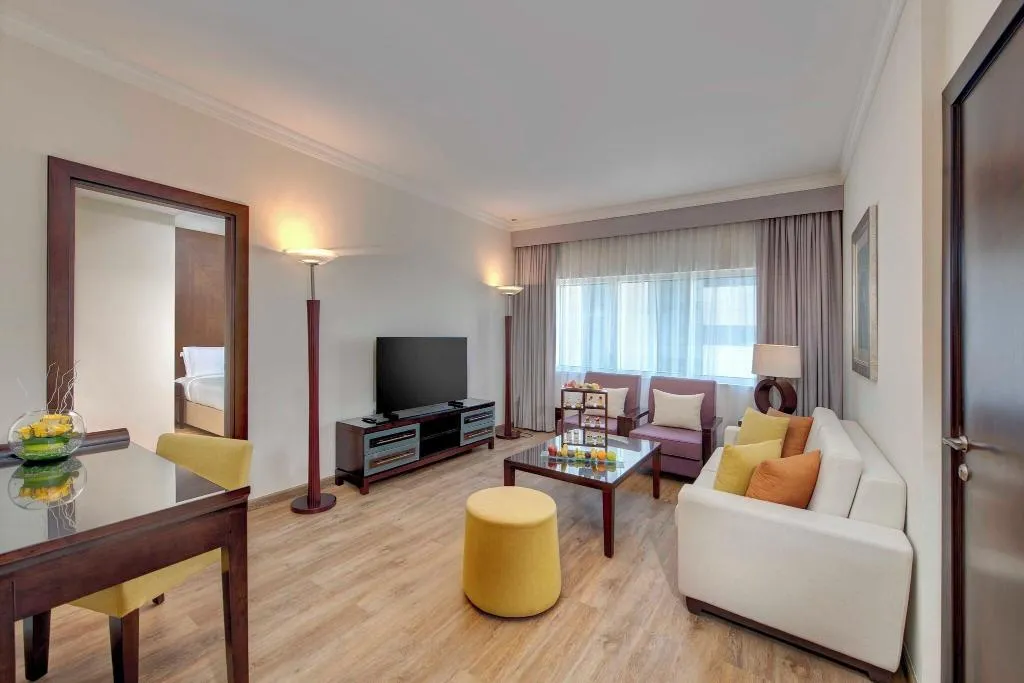 SUITE CLUB Room, Radisson Blu Hotel Dubai Barsha Heights, Dubai