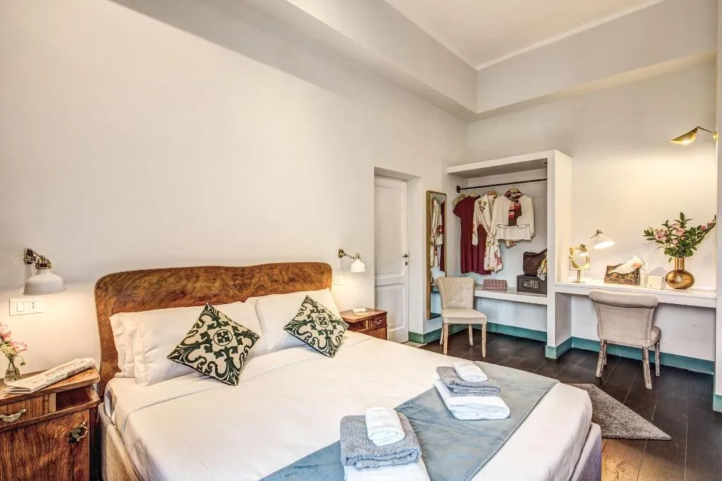 Room, Tree Charme Trilussa, Rome