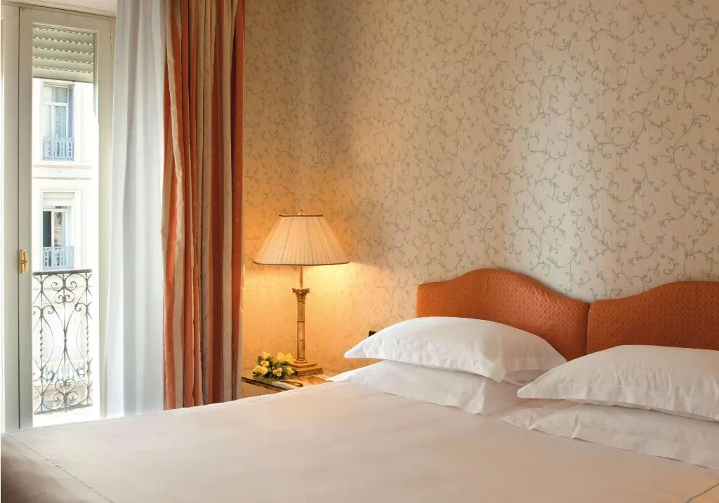 Room, Grand Hotel Santa Lucia, Naples