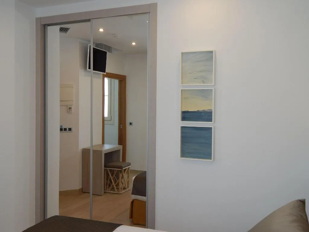 Room, Hostal Doña Carmen, Costa Del Sol