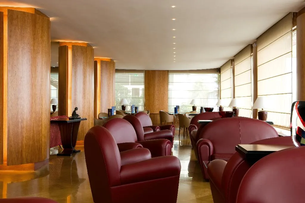 Lobby, Royal Continental, Naples