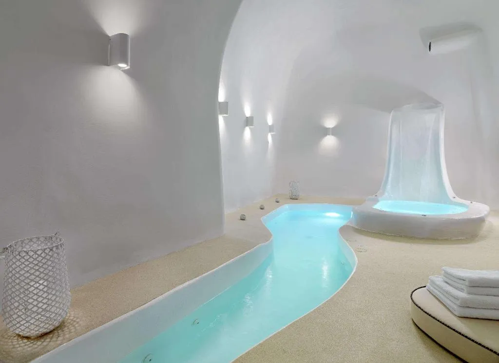 Pool, Tholos Resort, Santorini