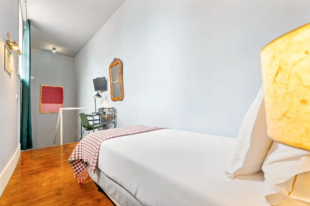 SINGLE ONE BEDROOM ONE BATHROOM Room, Casa Dos Lóios By Shiadu, Porto