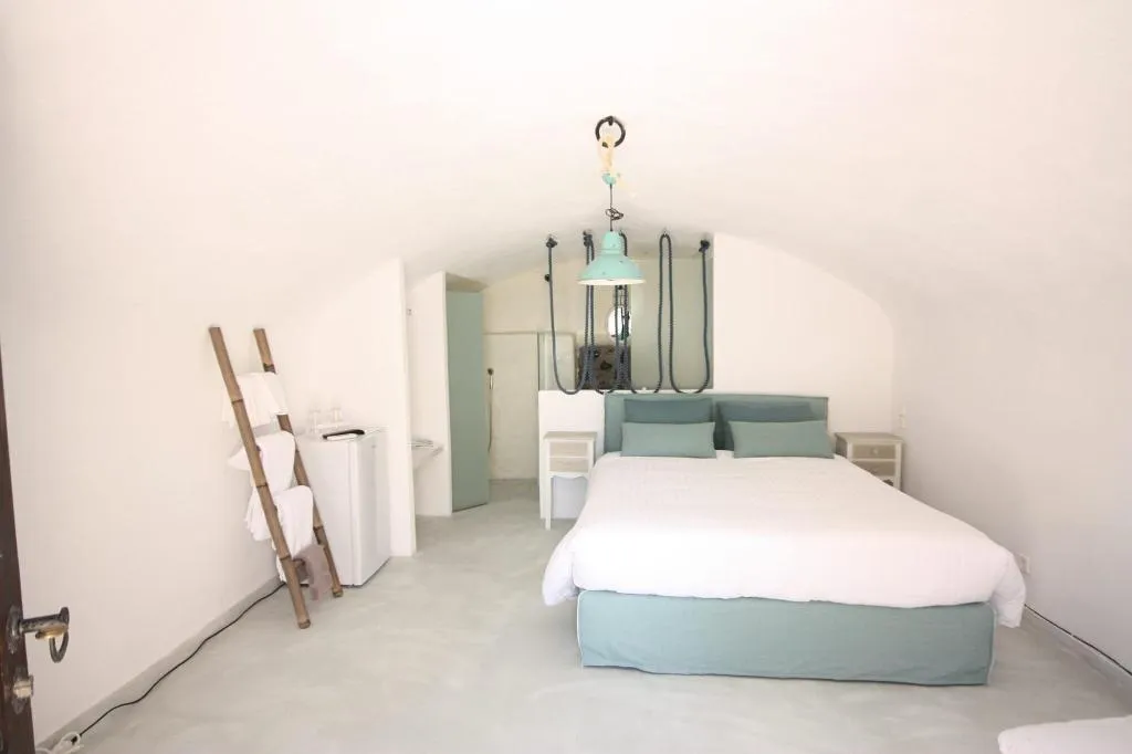 Room, Estate 1896, Santorini