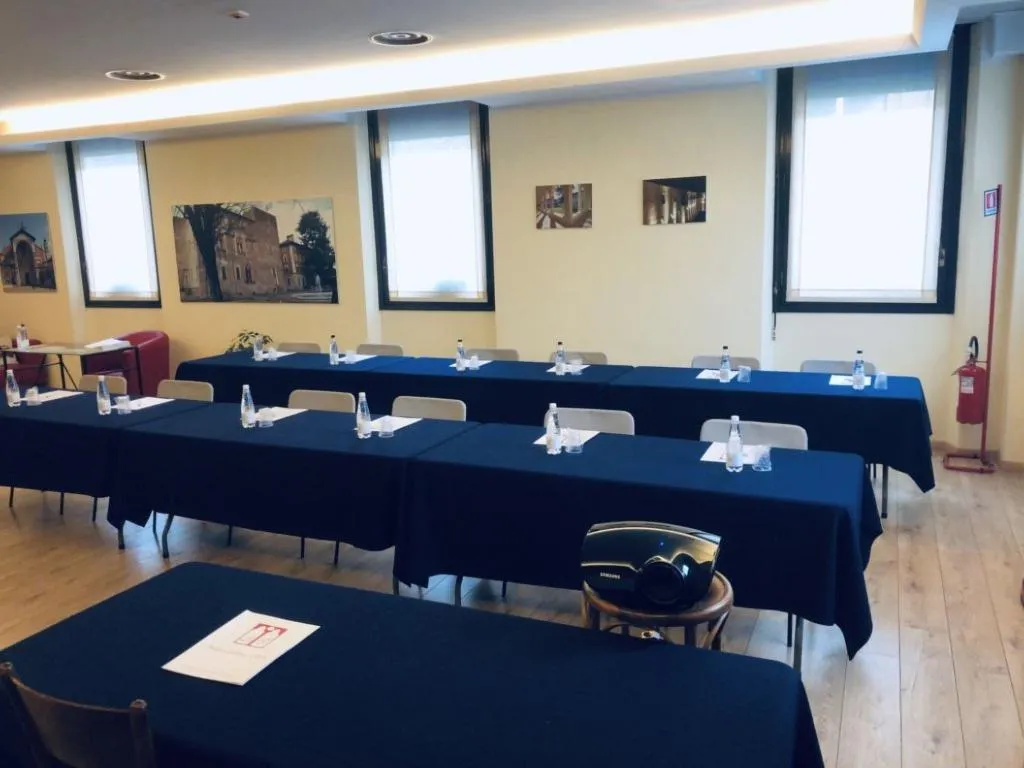 Conferences, Nuovo Albergo Italia, Milan