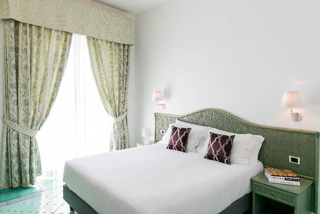 JUNIOR SUITE STANDARD Room, Miramalfi, Naples