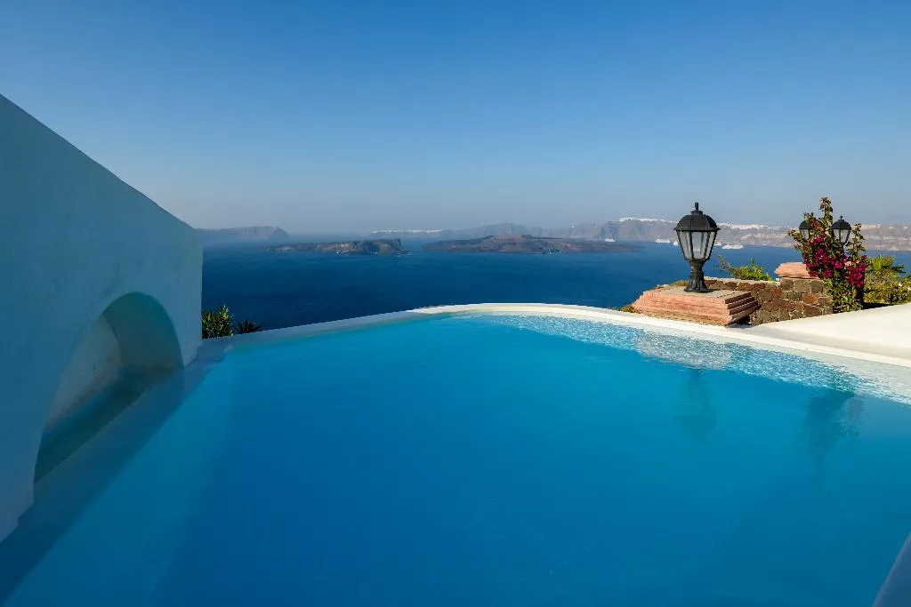 SUITE WITH PRIVATE POOL Room, Maison des Lys, Santorini