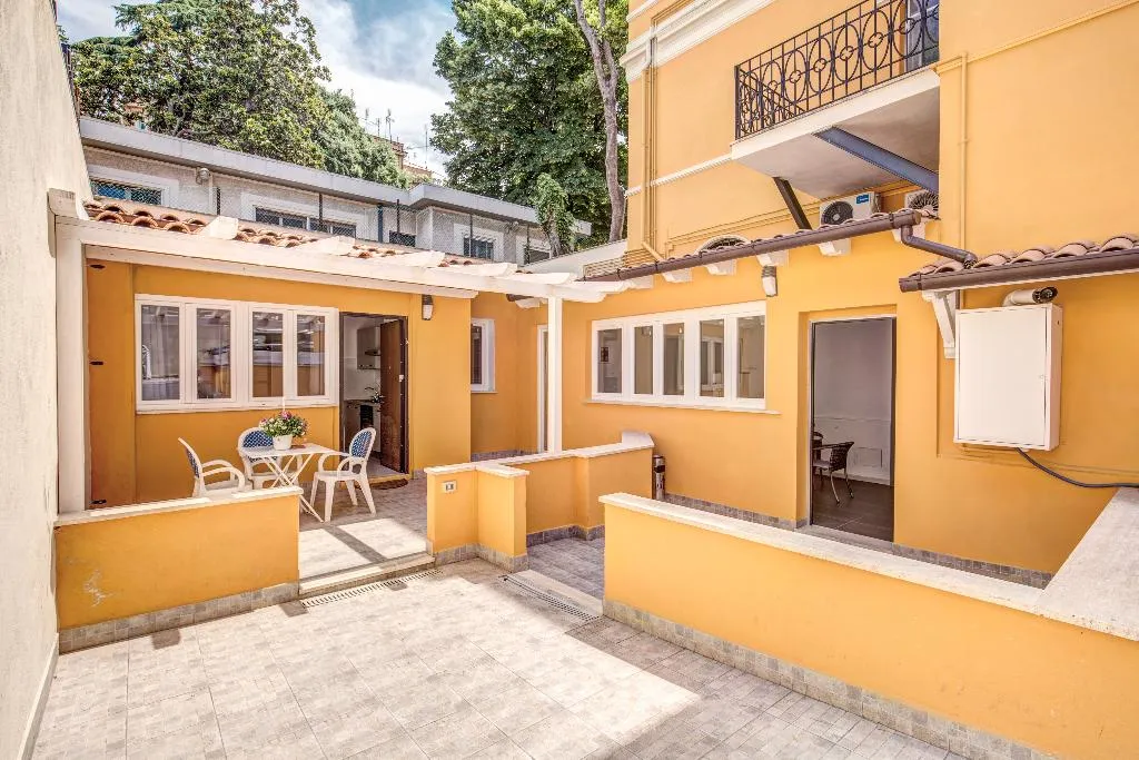APARTMENT TWO BEDROOMS ONE BATHROOM Room, Relais La Torretta, Naples