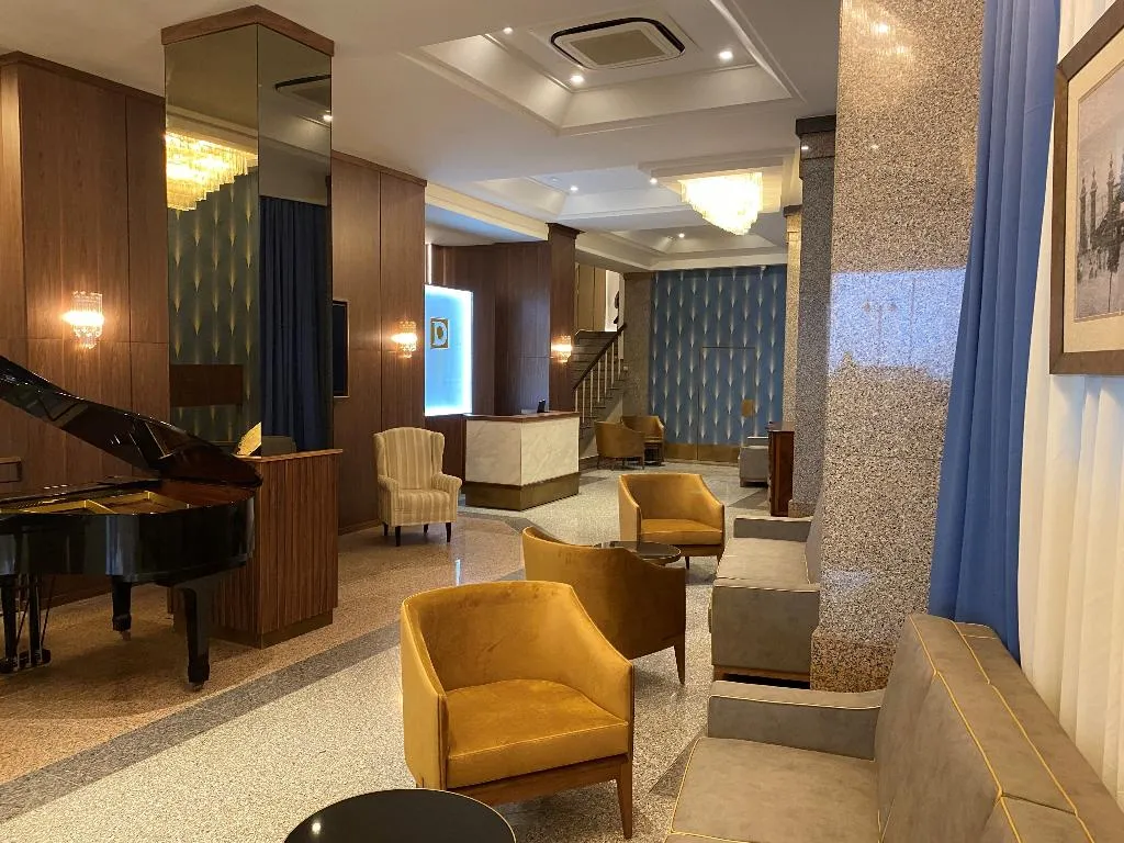 Lobby, Diplomat, Malta