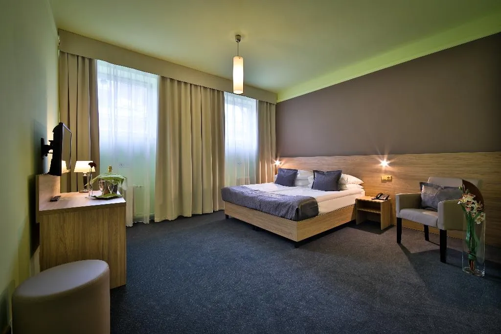 Double or Twin STANDARD Room, Atlantic Hotel Prague, Prague