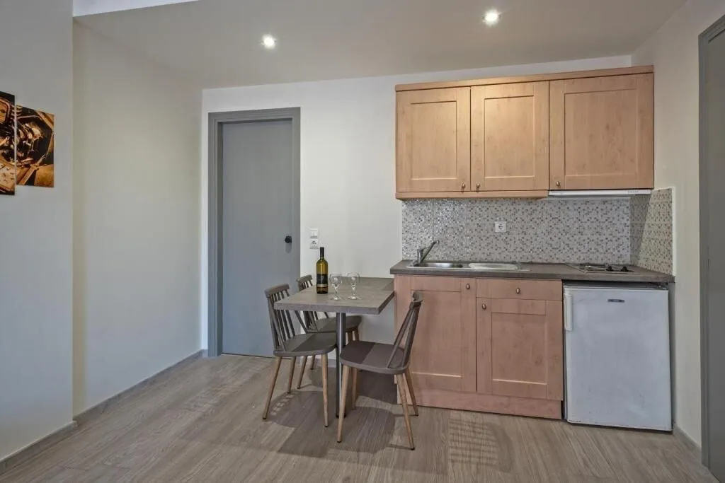 Room, Icarus Suite Apartments, Crete