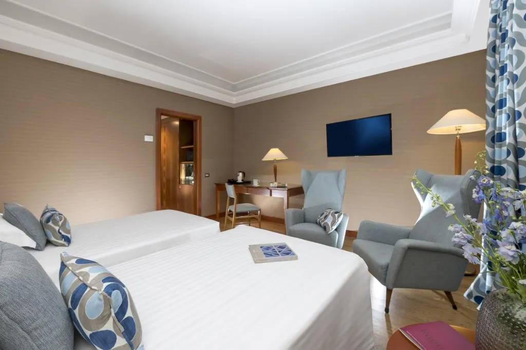 Double or Twin CLASSIC Room, Royal Continental, Naples