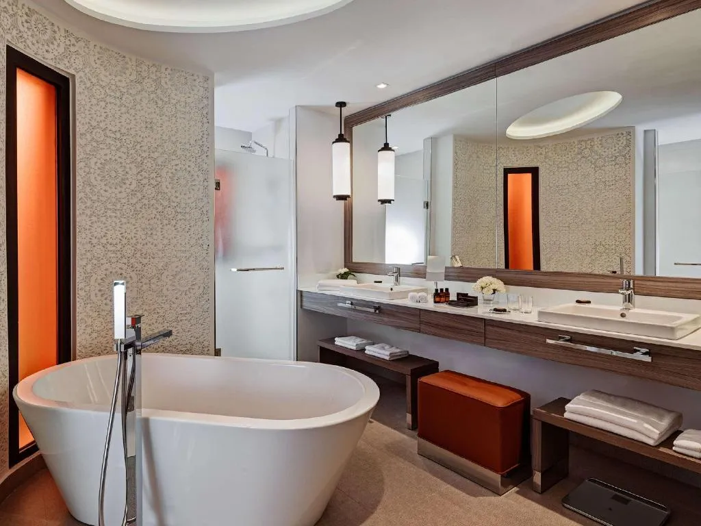 JUNIOR SUITE STANDARD Room, Movenpick Hotel Mansour Eddahbi Marrakech, Marrakech