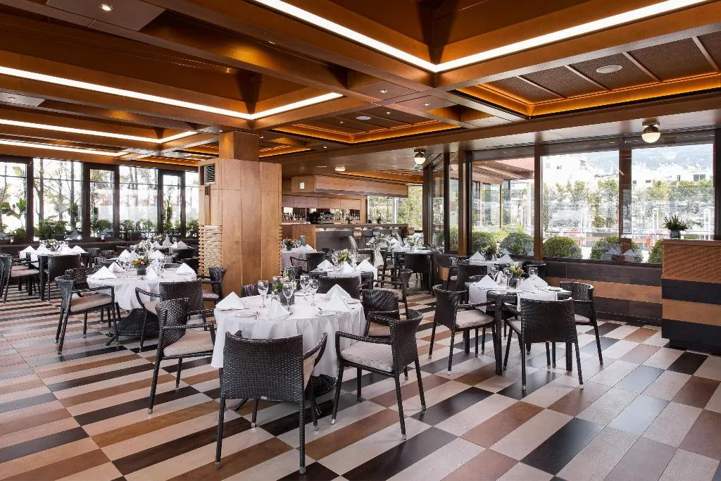 Restaurant, Crowne Plaza Athens, Athens