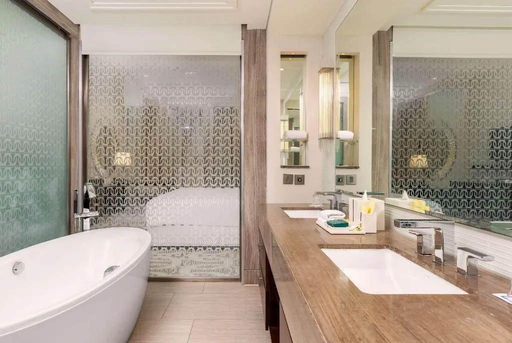 TWIN GUEST ROOM Room, Hilton Dubai Al Habtoor City, Dubai