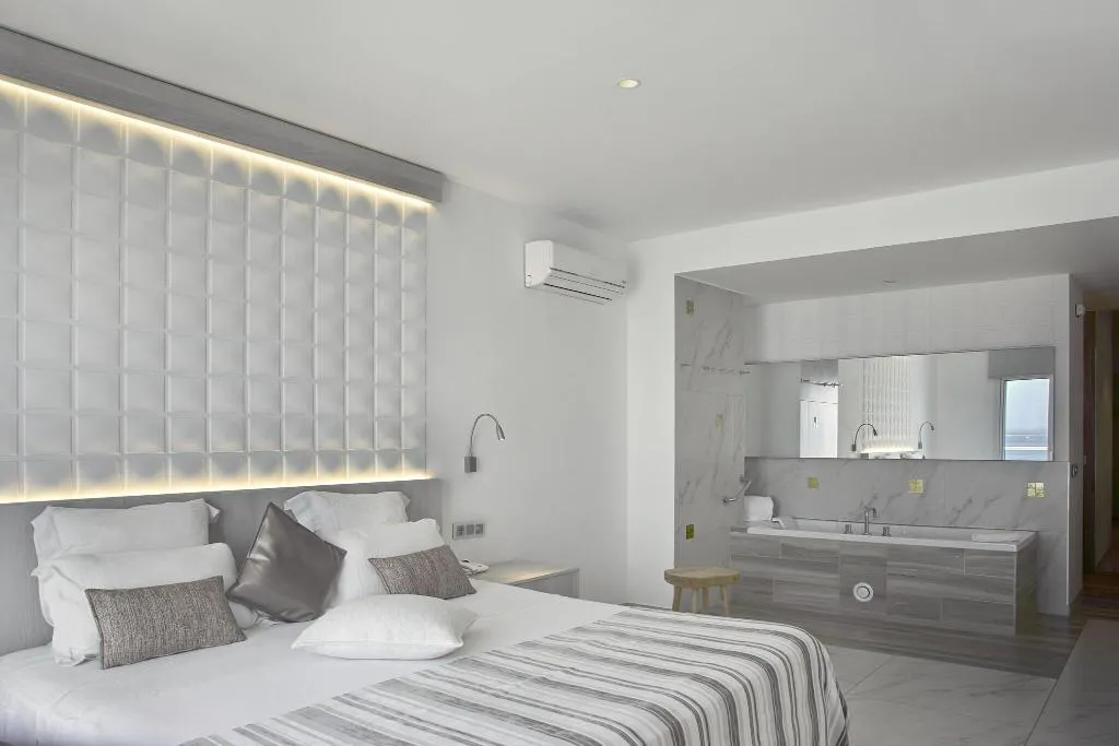 SUITE SEA VIEW ONE BEDROOM Room, Vistabella, Costa Brava