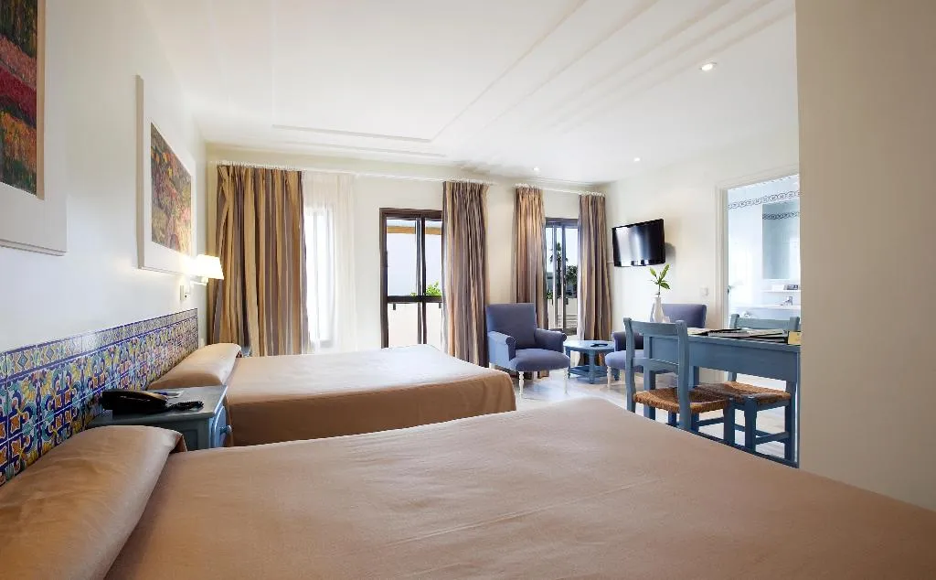 DOUBLE SUPERIOR CAPACITY 4 Room, Playa de la Luz, Costa De La Luz