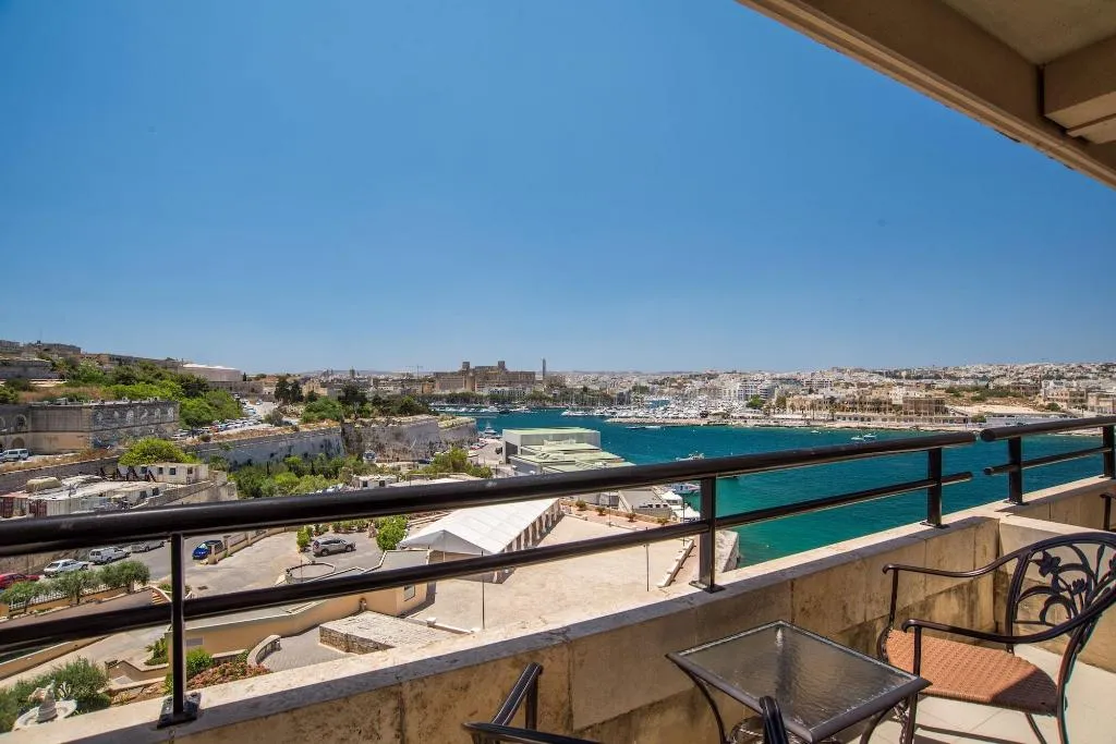 Room, Grand Hotel Excelsior, Malta