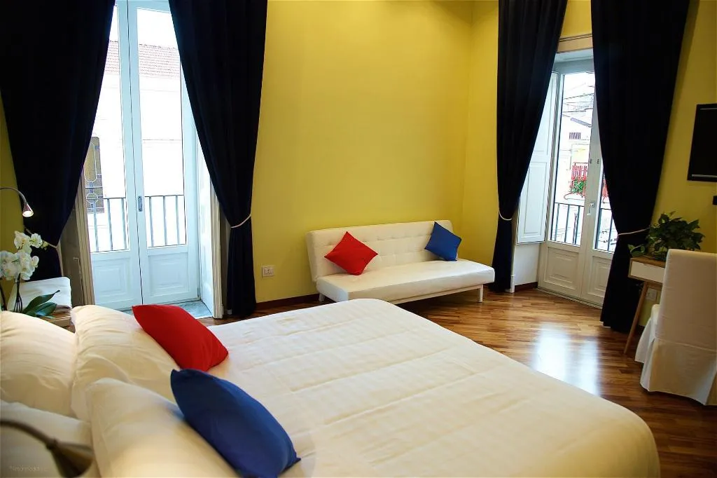 Room, Il Giardino Segreto, Naples