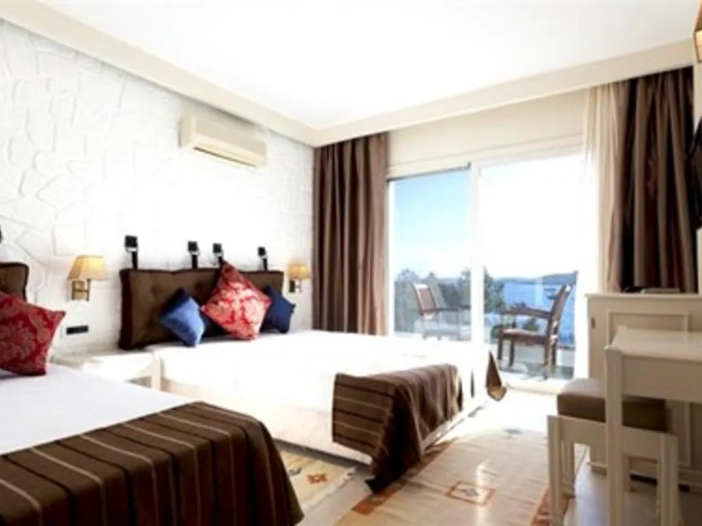 DOUBLE DELUXE SEA VIEW WITH BALCONY Room, Gulet Otel, Bodrum