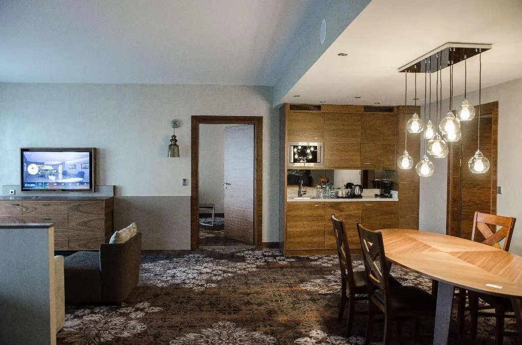 SUITE STANDARD Room, DoubleTree by Hilton Krakow Hotel & Convention Cen, Krakow