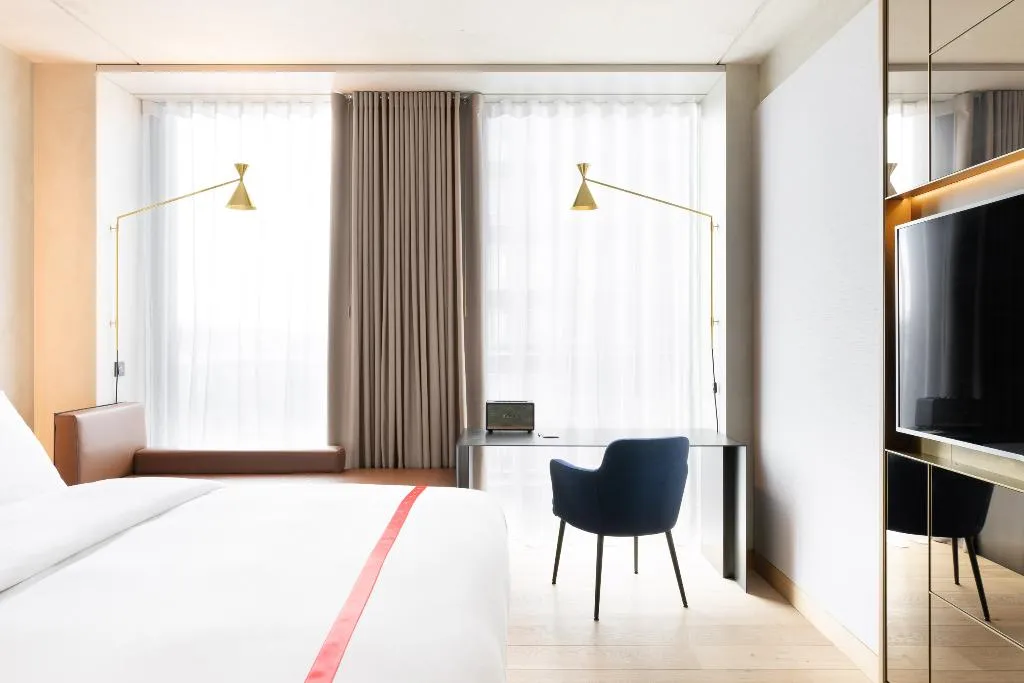 SINGLE STANDARD Room, Ruby Emma Hotel Amsterdam by IHG, Amsterdam