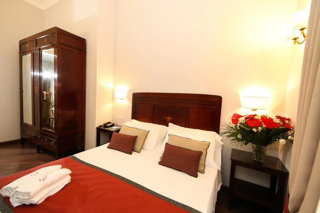 DOUBLE SINGLE USE STANDARD Room, Decumani Hotel de Charme, Naples