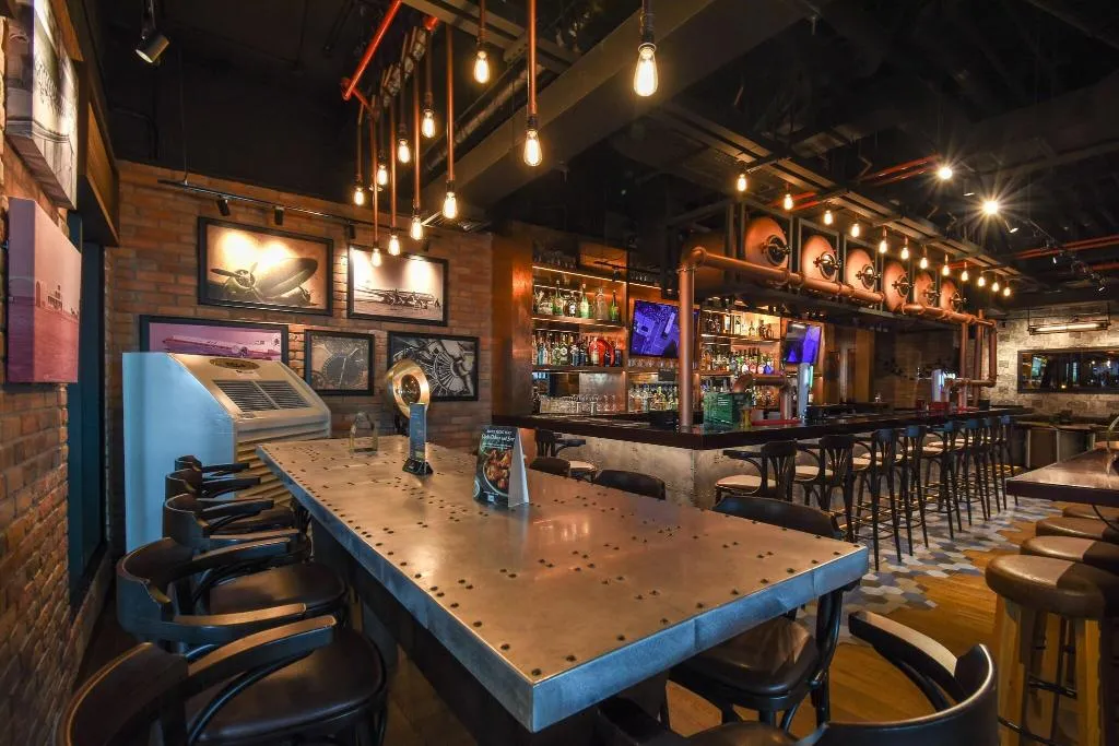 Bar, Premier Inn International Airport, Dubai