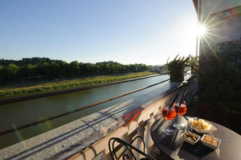 General view, Hotel Lungarno Vespucci 50, Florence