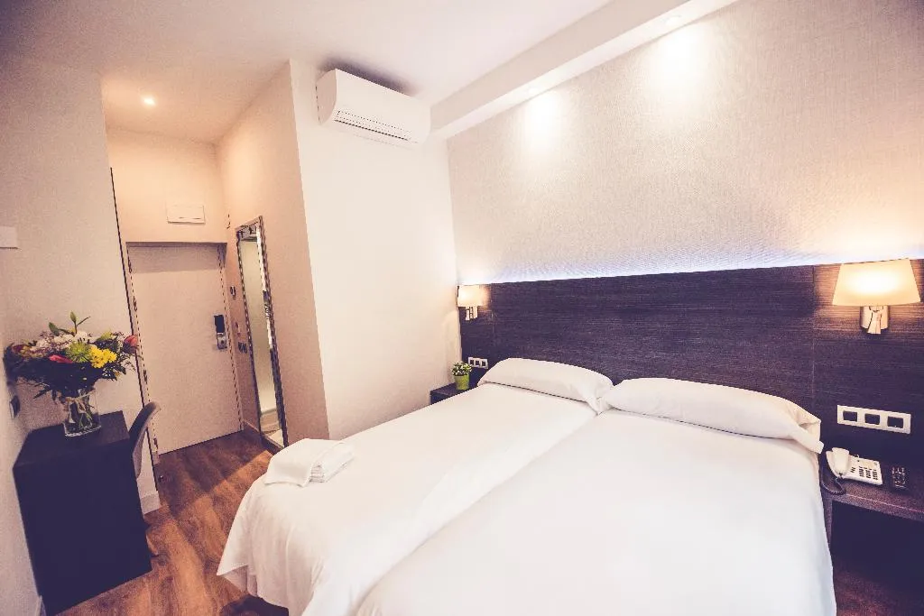 DOUBLE STANDARD Room, Marlasca, Madrid