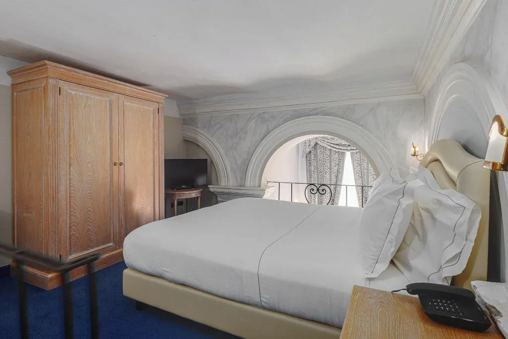 JUNIOR SUITE SEA VIEW Room, De la Ville, Rome