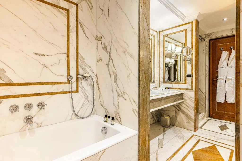 SUITE WITH VIEWS Room, Rome Cavalieri, A Waldorf Astoria Hotel, Rome