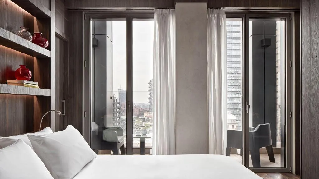 SUITE WITH TERRACE Room, Hyatt Centric Milan Centrale, Milan