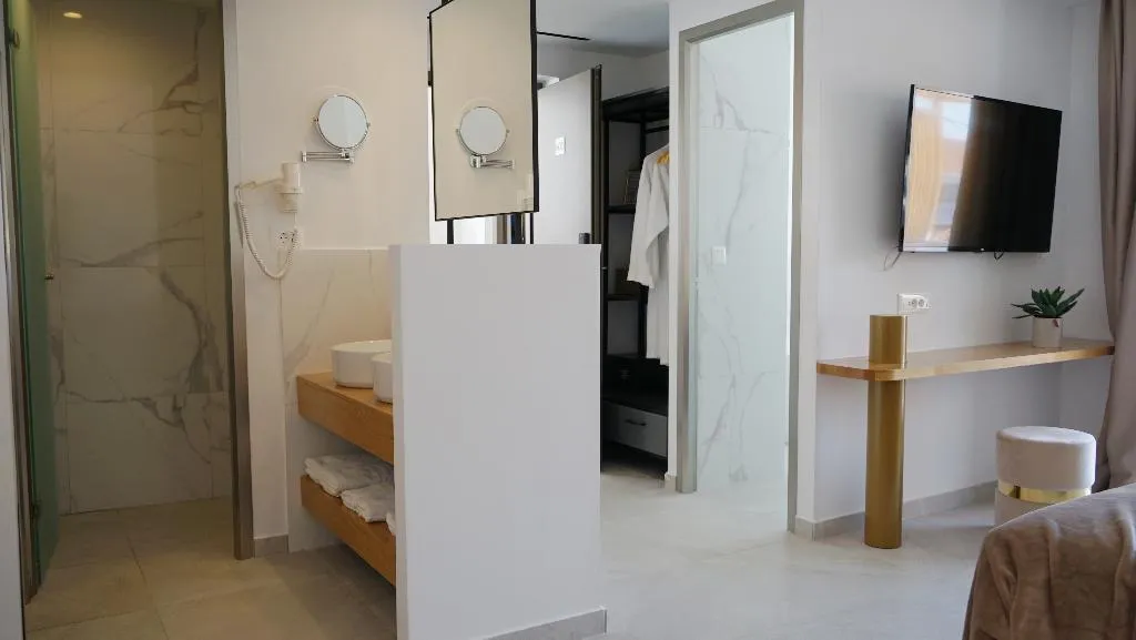 JUNIOR SUITE WITH JACUZZI Room, Diana Palace Hotel Zakynthos, Zante