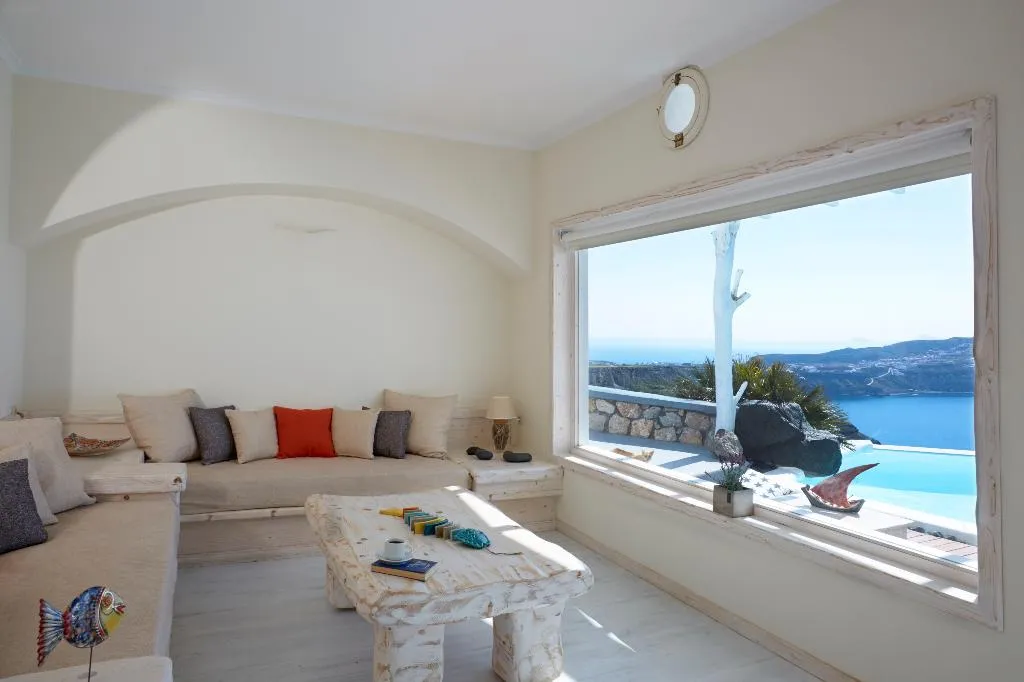 SUITE WITH PRIVATE POOL Room, Athermi Suites, Santorini
