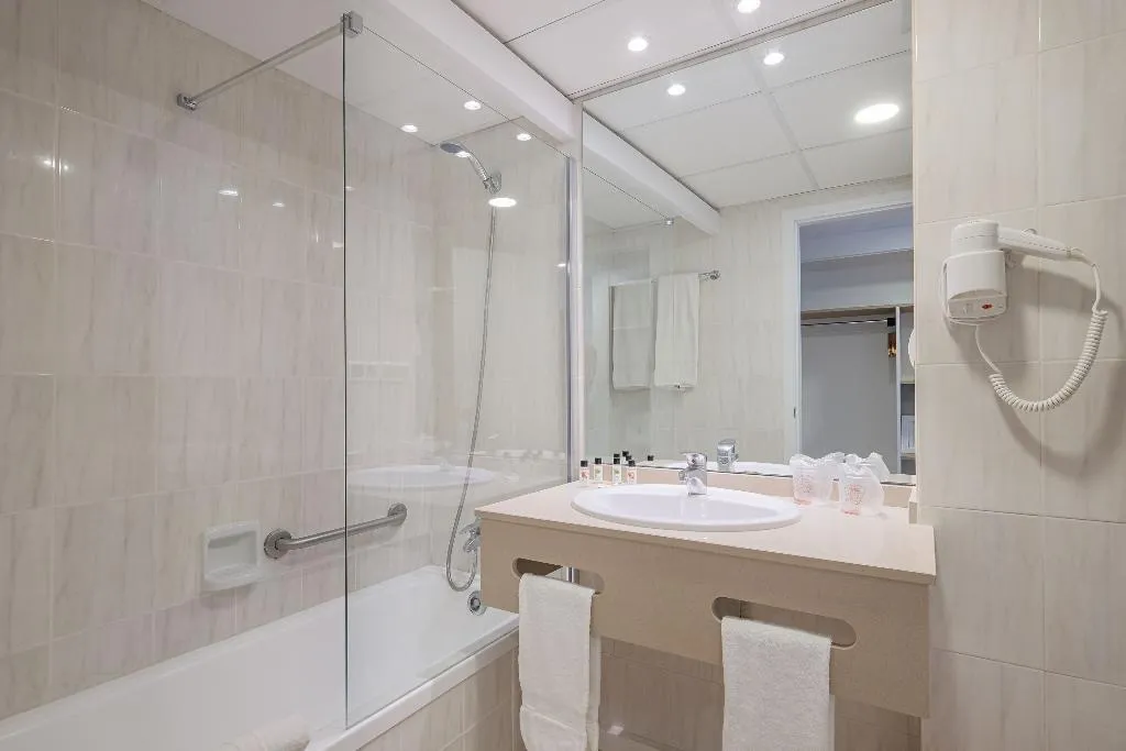 SINGLE PREMIUM Room, AzuLine Hotel Bergantin, Ibiza