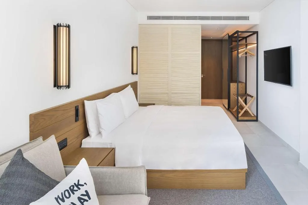 DOUBLE SUPERIOR KING BED Room, Radisson Beach Resort Palm Jumeirah, Dubai