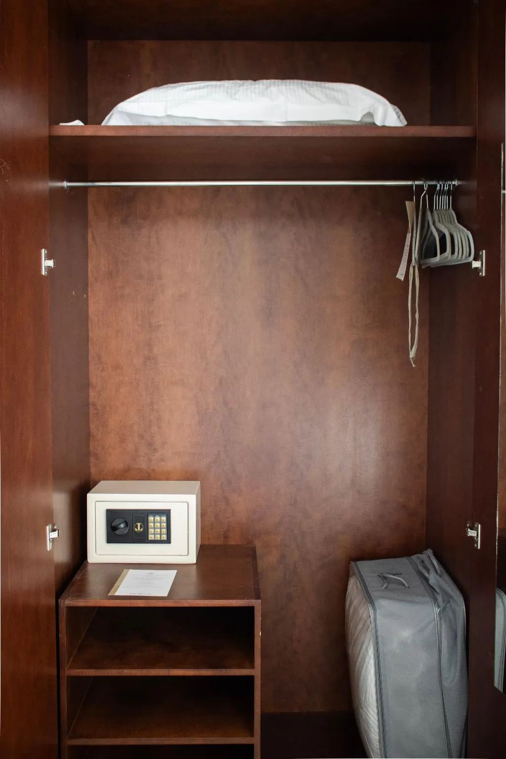 TRIPLE DELUXE WITH TERRACE Room, Badia Nuova Apart Hotel, Palermo