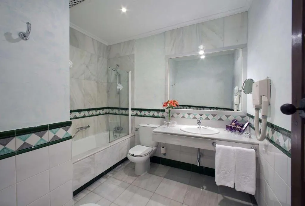 DOUBLE SUPERIOR Room, Parador de Guadalupe, Madrid