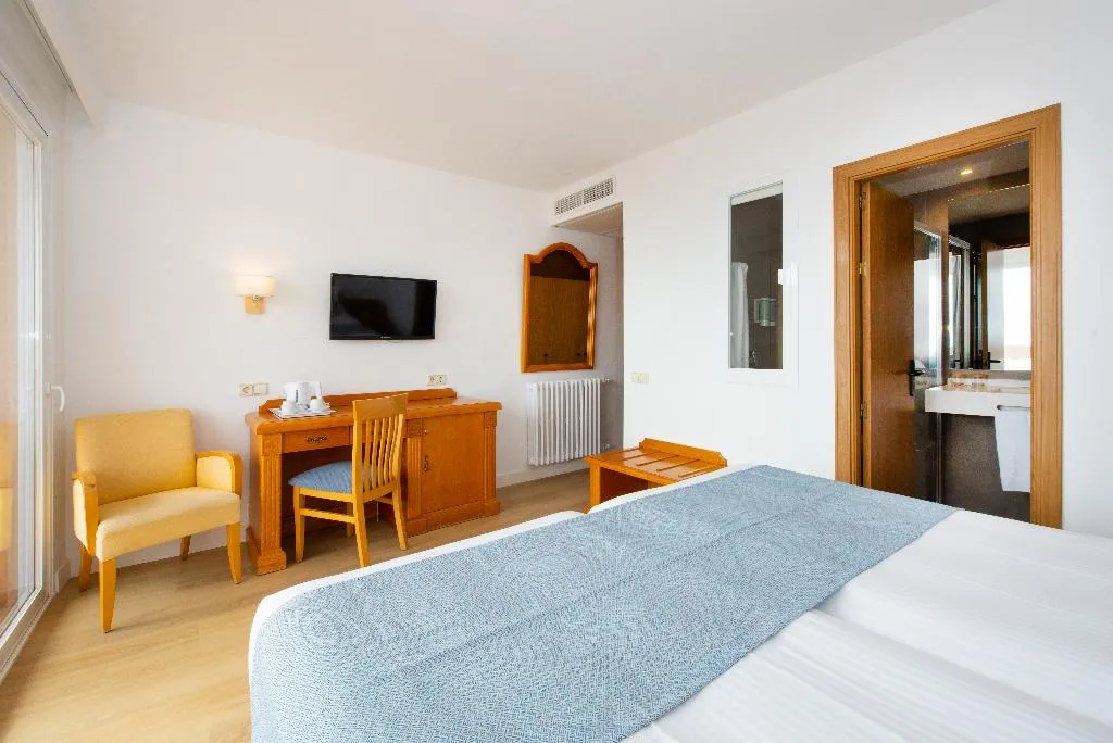 DOUBLE SINGLE USE SUPERIOR SEA VIEW Room, Valentin Reina Paguera - Adults only, Majorca