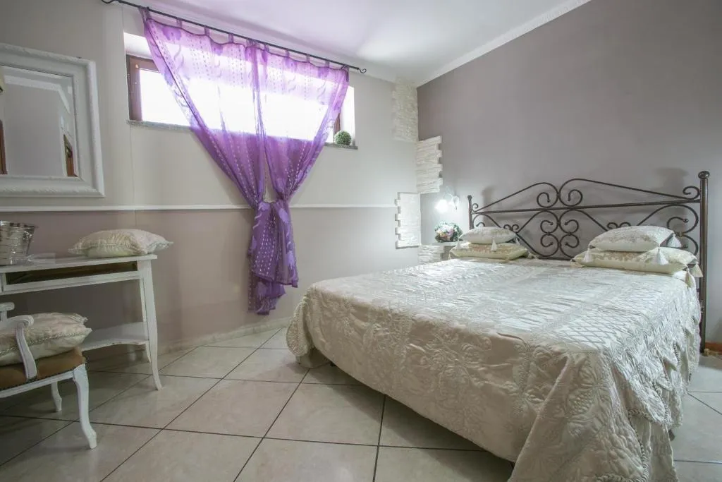 TRIPLE STANDARD Room, La Fenice, Naples