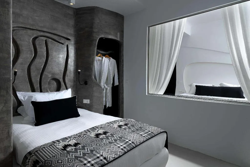 Room, Tholos Resort, Santorini