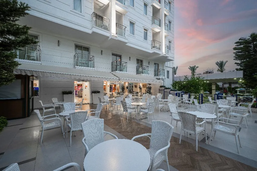 Terrace, Sealife Family Resort, Antalya