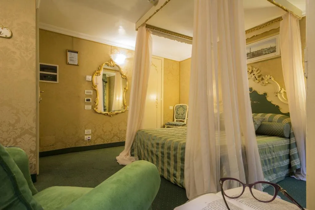 DOUBLE SUPERIOR WITH DOUBLE BED Room, Becher, Venice