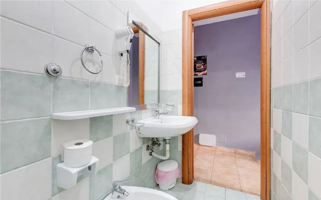 SINGLE STANDARD Room, Golden Ratio, Naples