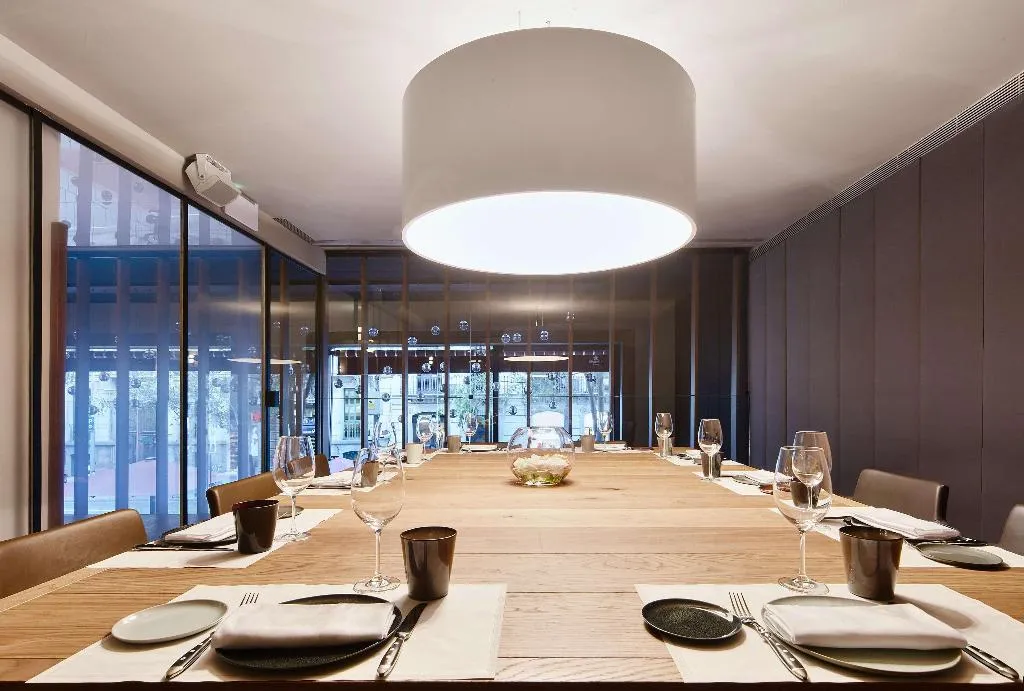 Restaurant, Alexandra Barcelona, Curio Collection by Hilton, Barcelona