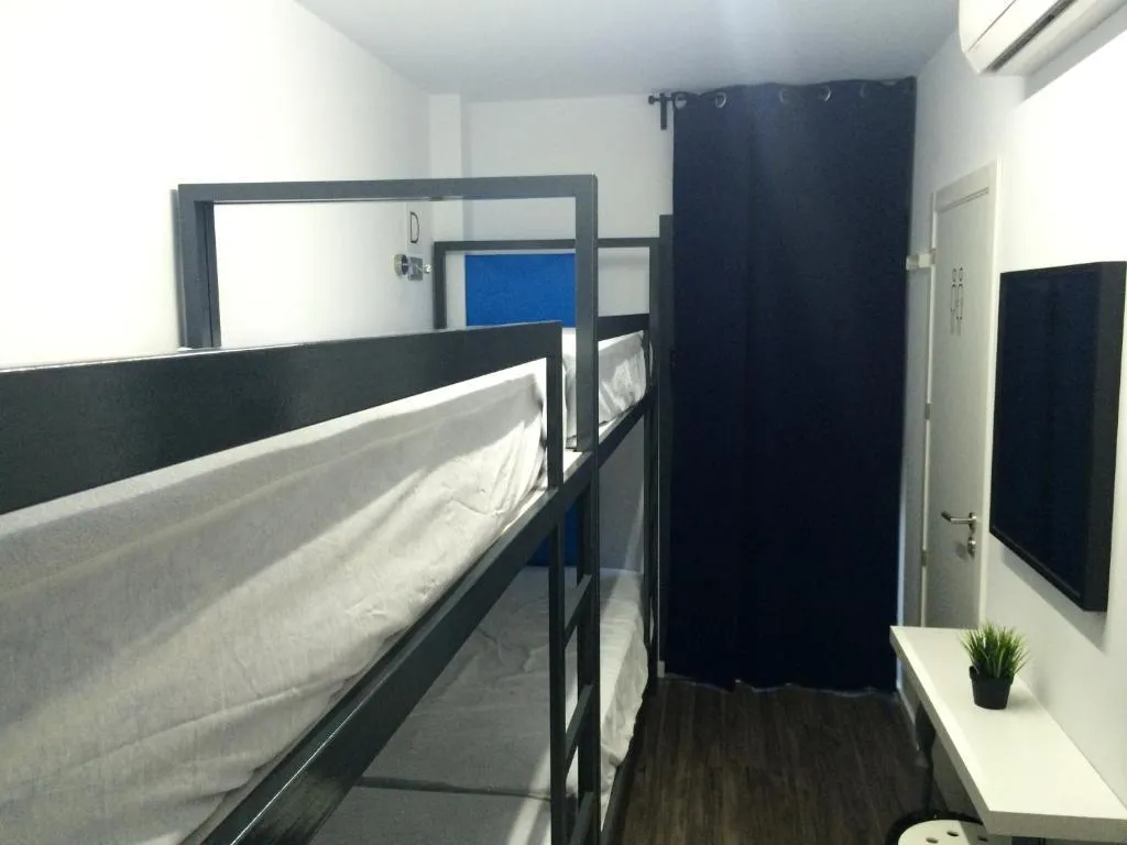 Bed in dormitory FEMALE ROOM Room, Chameleon Hostel Alicante, Costa Blanca