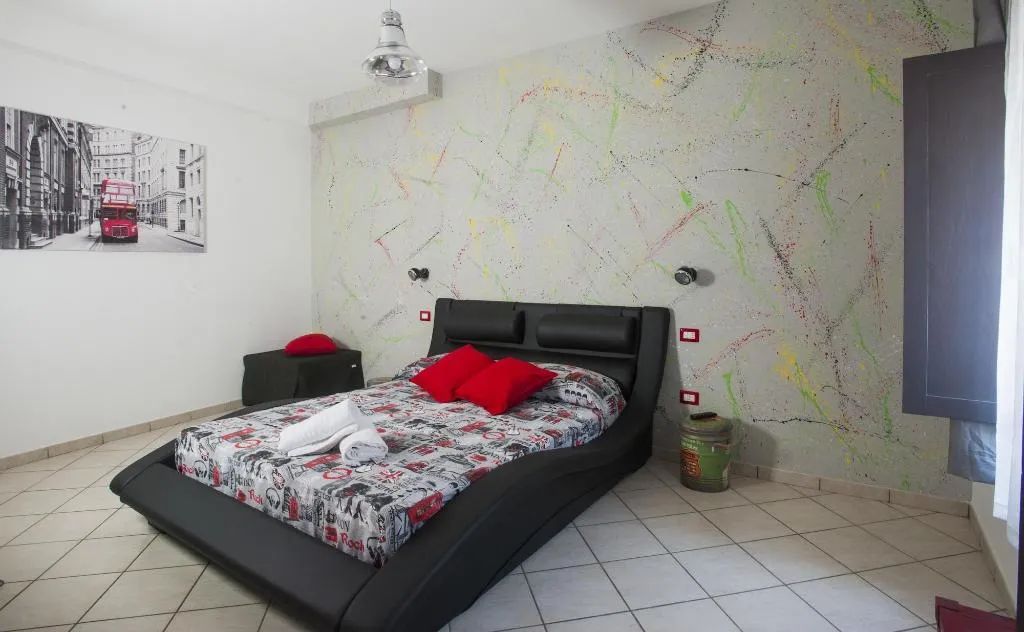 Room, City Pompei Accommodations, Naples