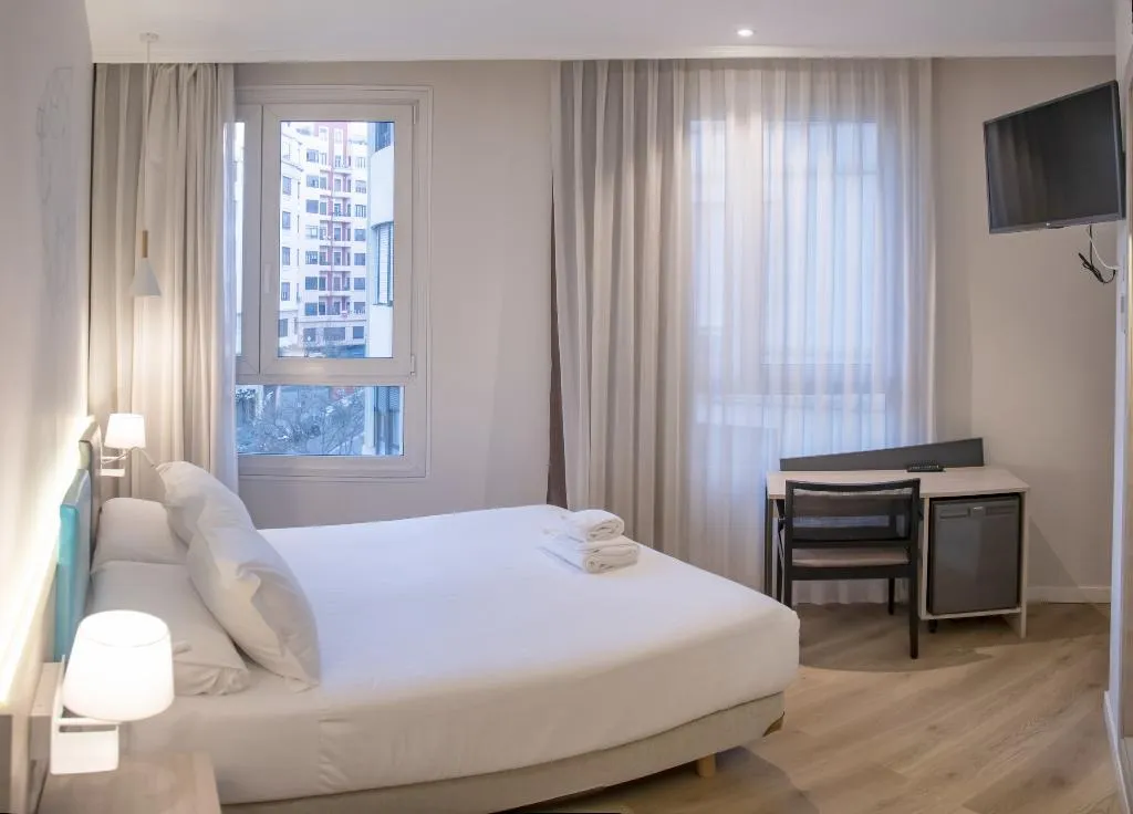 Room, Mediterraneo, Valencia